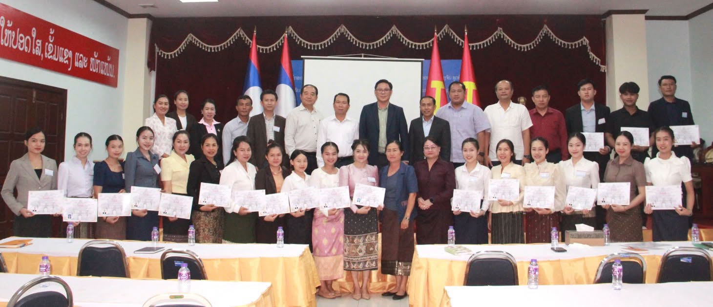 ສຳເລັດເຝິກອົບຮົມພະນັກງານນຳທ່ຽວຂັ້ນນະຄອນຫຼວງວຽງຈັນ ຊຸດທີ IV ຍົກລະດັບສູ່ຄວາມເປັນມືອາຊີບ